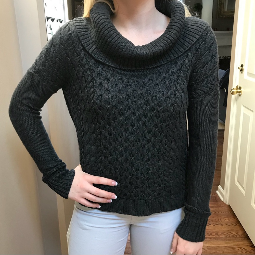 Grey cool knit cowl long sleeve sweater.